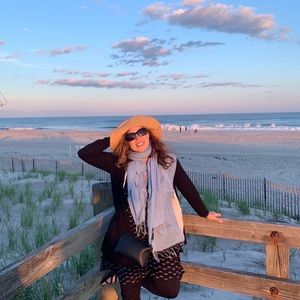 Meet your Posher, Shana